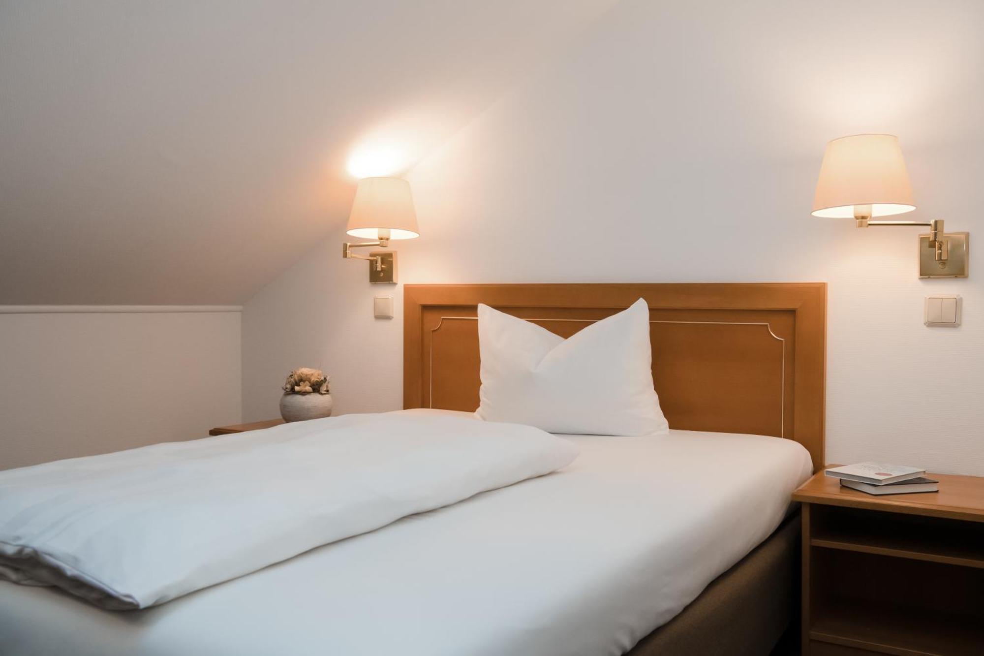 Hotel Alekto Freiberg Bagian luar foto