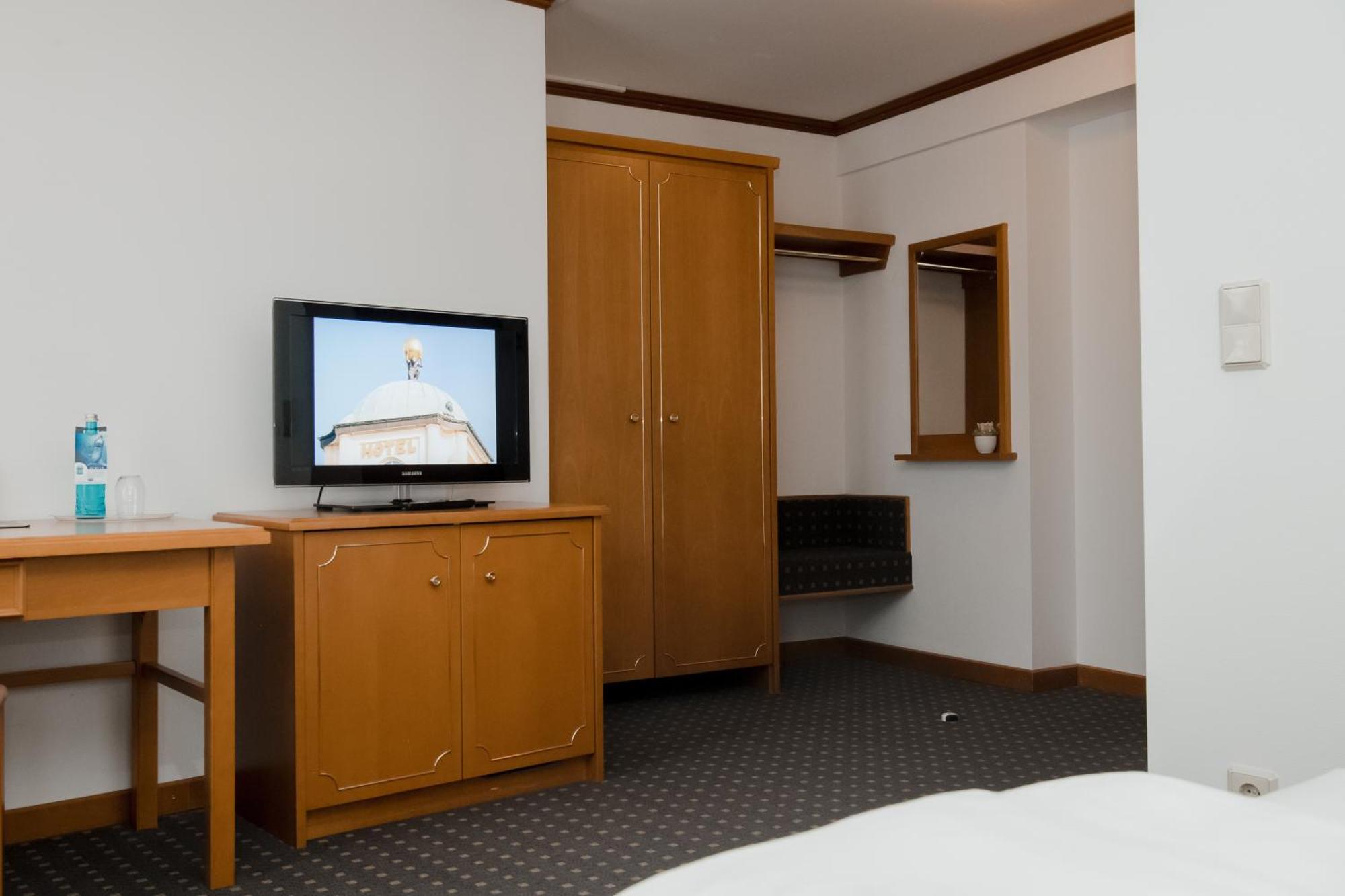 Hotel Alekto Freiberg Bagian luar foto