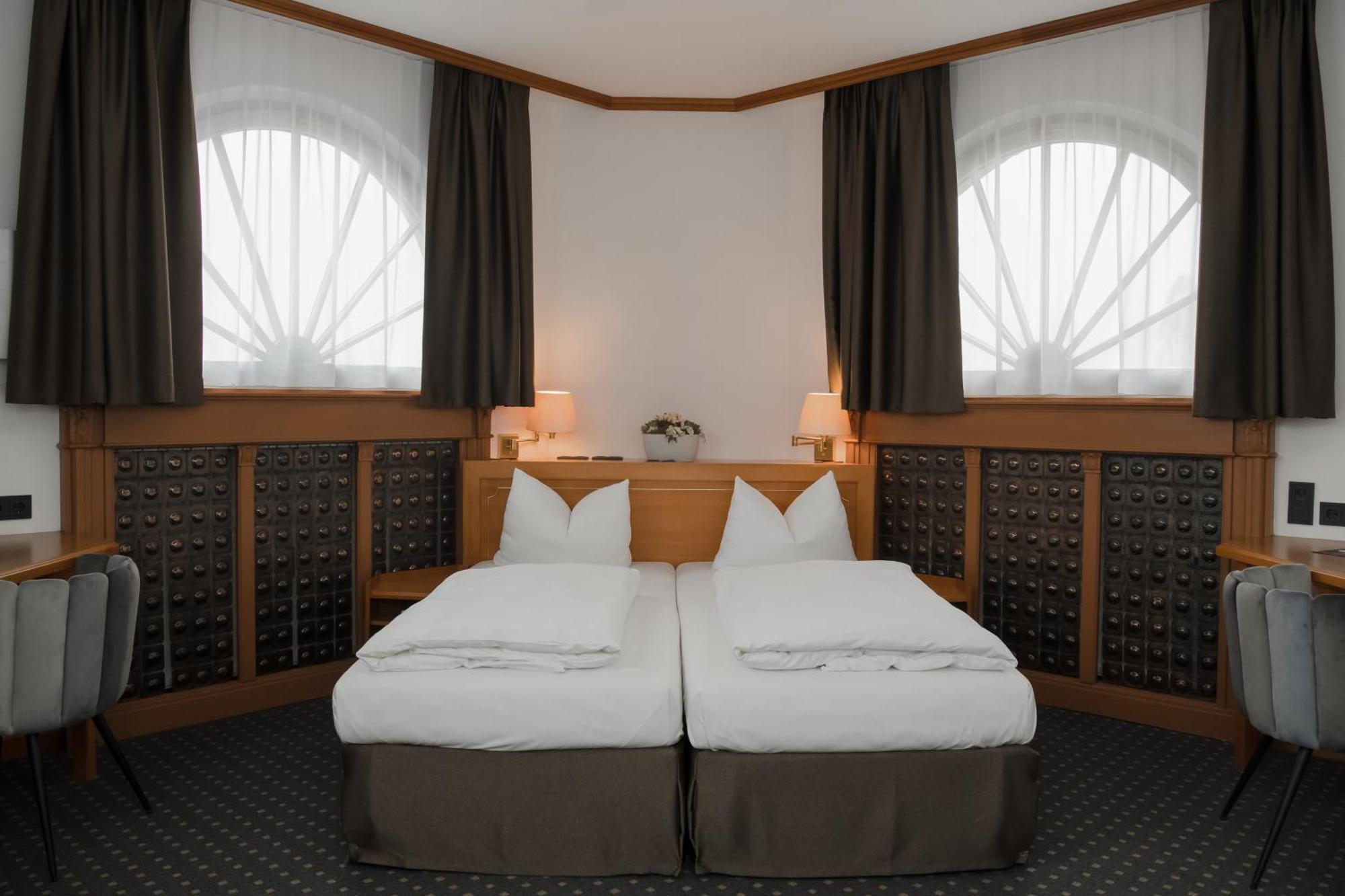 Hotel Alekto Freiberg Bagian luar foto